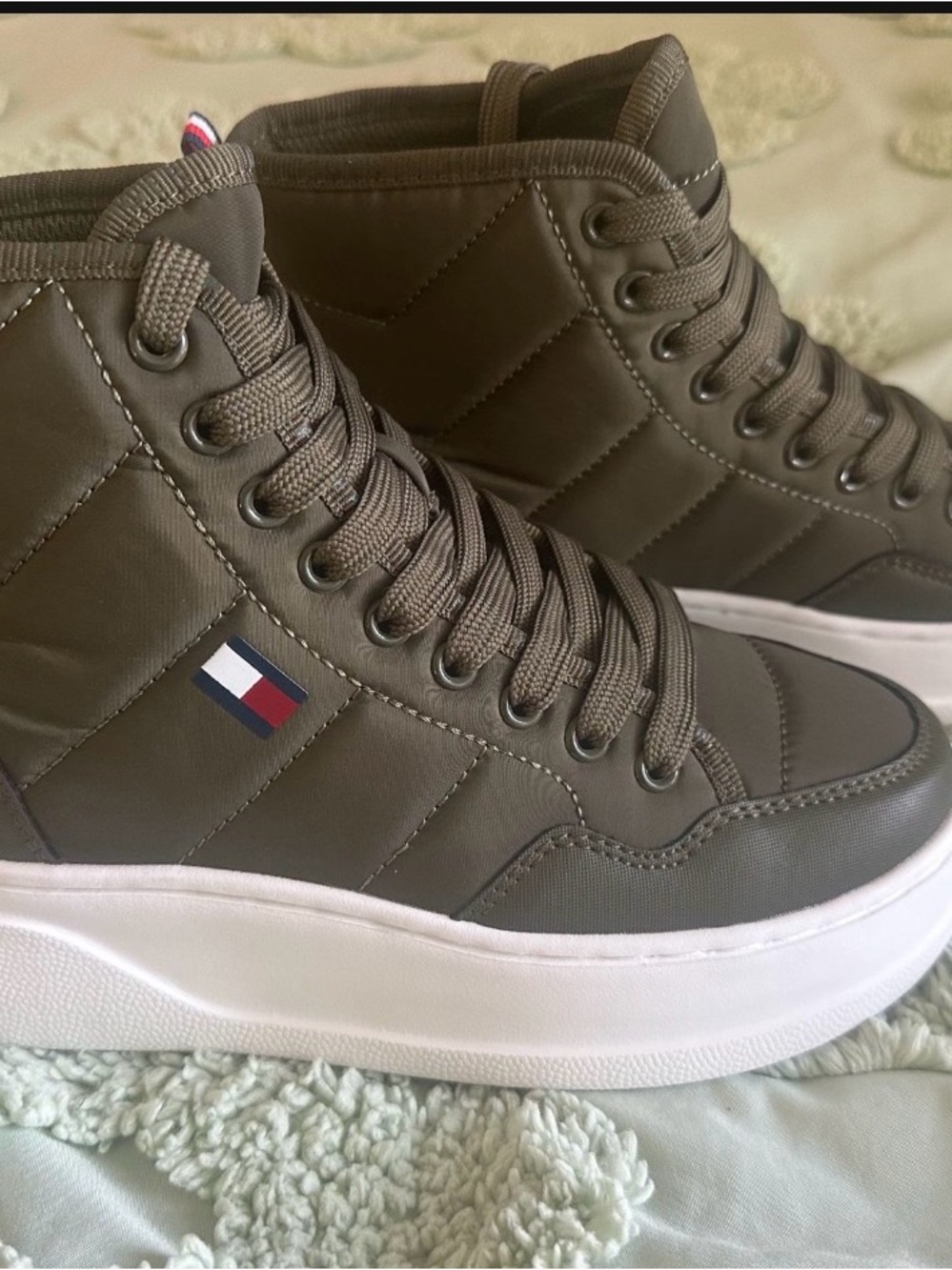 Tommy Hilfiger Gemmy Sneakers Waterproof Lightweight Green Ankle Shoes SZ 5